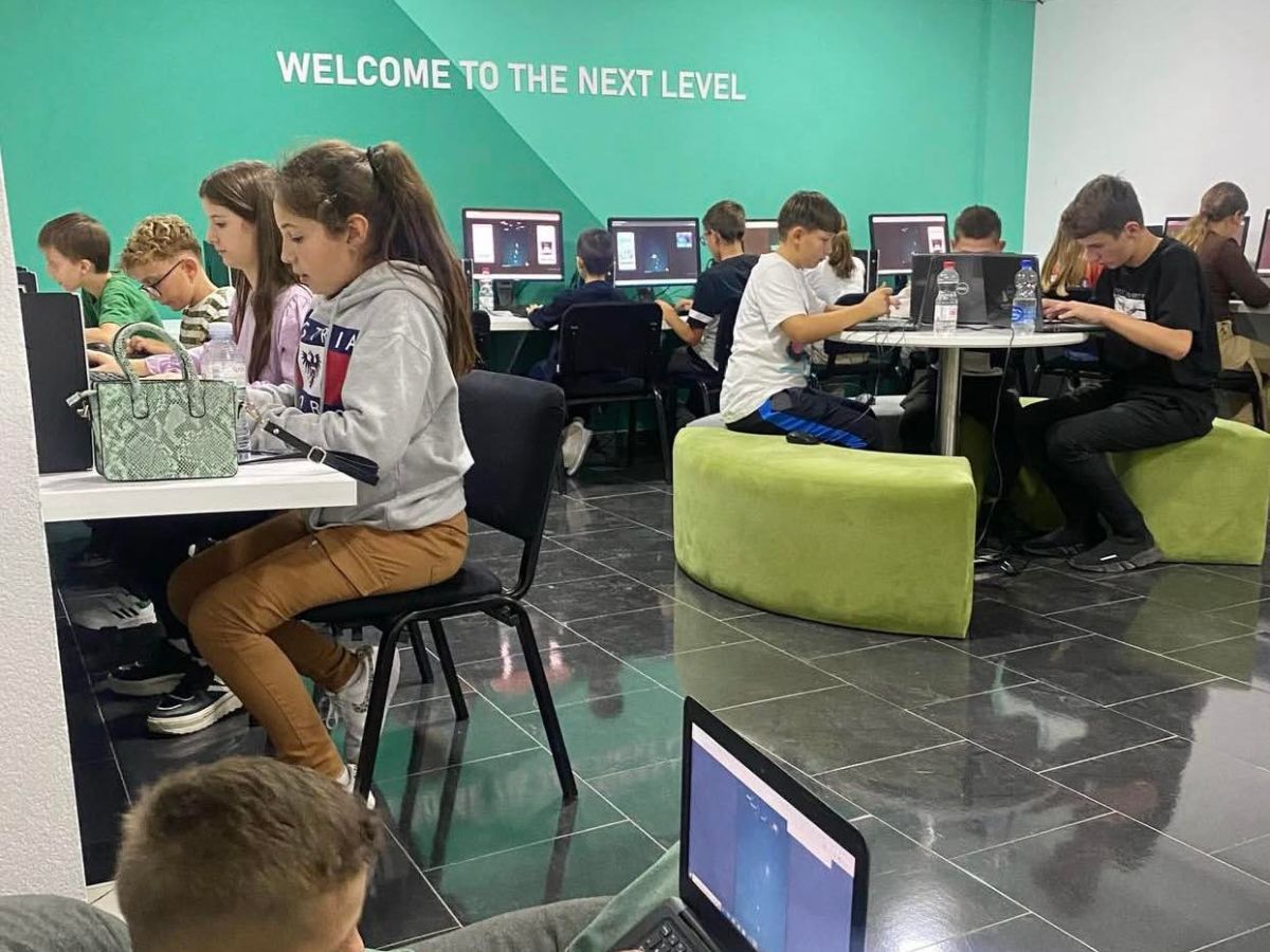 Three students build Vushtrri's first innovation hub